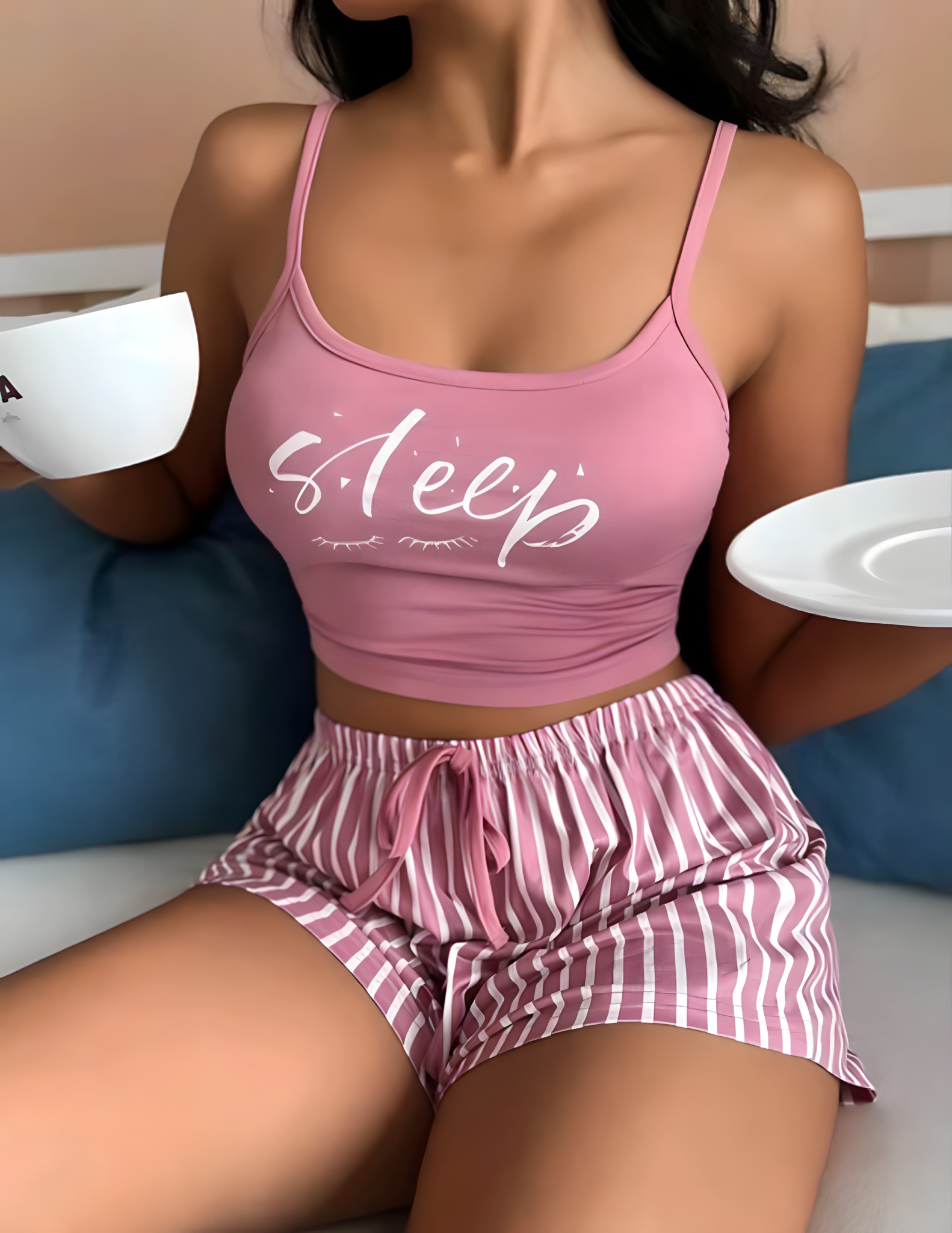 Kadın Pembe Çizgili Desenli Askılı Şortlu Pijama Takım – Yazlık Ev ve Uyku Giyim - Görsel 5